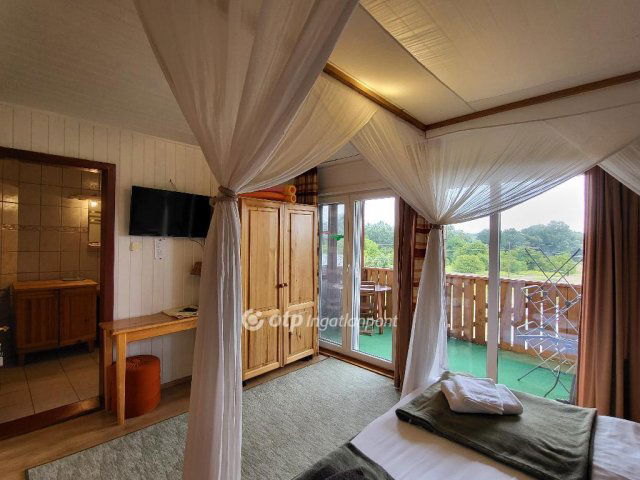 Eladó téglalakás, Hévízen 116 M Ft, 6 szobás