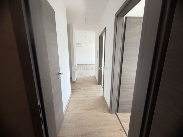 Eladó téglalakás, Budapesten, IV. kerületben, Ezred utcában