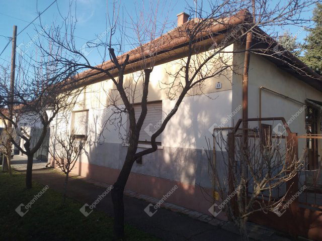 Eladó családi ház, Békéscsabán 18.5 M Ft, 2 szobás