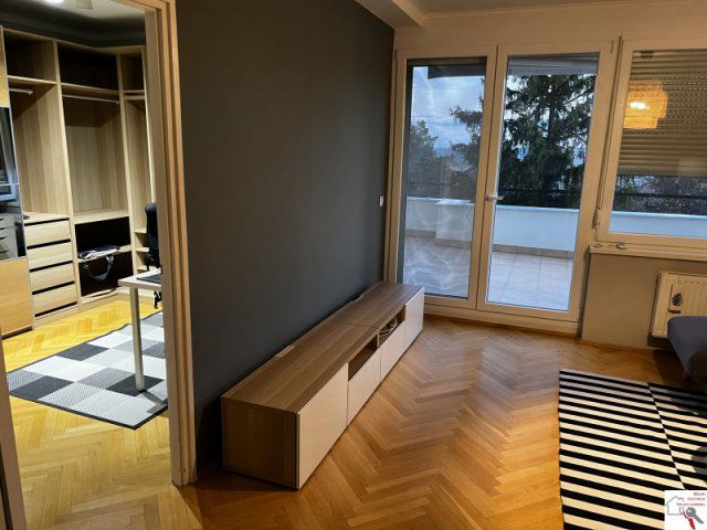 Kiadó téglalakás, albérlet, Pécsett 300 E Ft / hó, 3 szobás