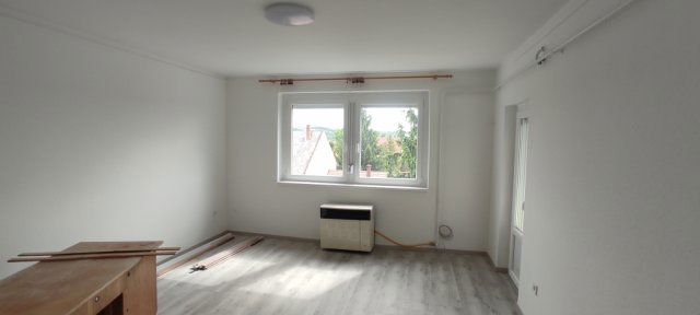 Eladó panellakás, Egerben 48.8 M Ft, 2 szobás