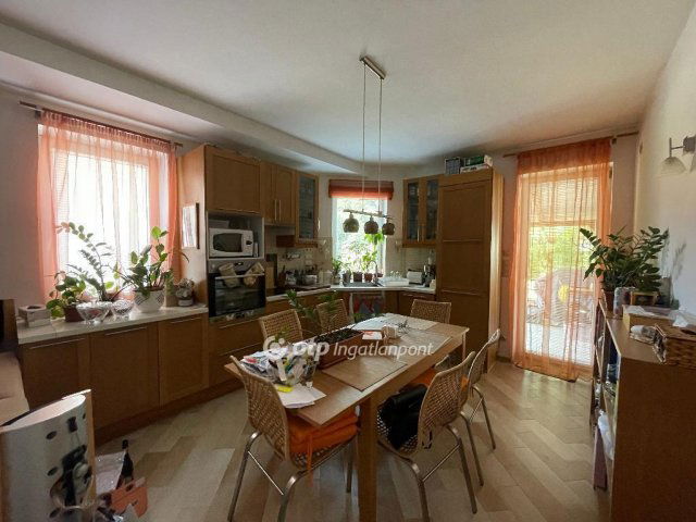 Eladó családi ház, Gödöllőn 62.9 M Ft, 2+1 szobás
