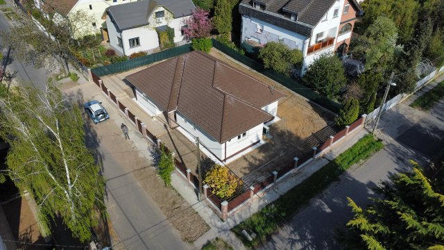 Eladó családi ház, Budapesten, XVI. kerületben, Romhány utcában