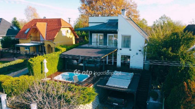 Eladó családi ház, Balatonfűzfőn 184.9 M Ft, 3+1 szobás