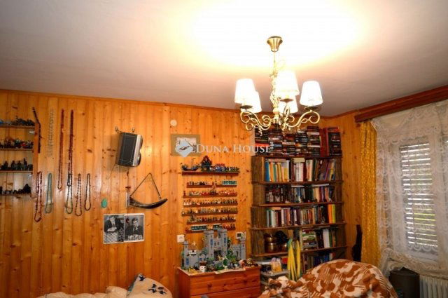 Eladó családi ház, Debrecenben 220 M Ft, 6 szobás