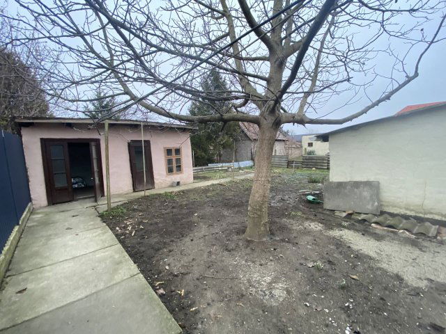 Eladó családi ház, Gyulán 27.9 M Ft, 2 szobás