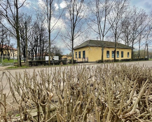 Eladó ipari ingatlan, Kunhegyesen 24.99 M Ft, 8 szobás