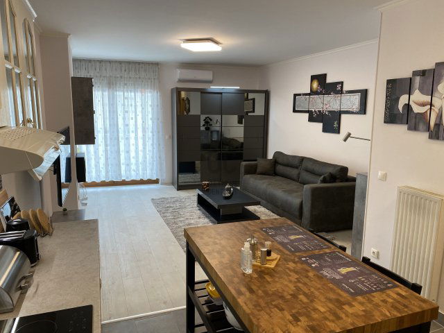 Eladó téglalakás, Budapesten, III. kerületben, Bécsi úton