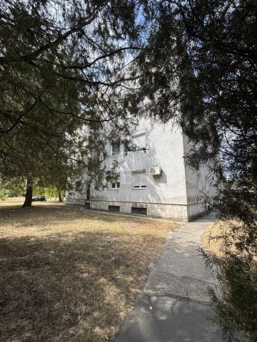 Kiadó téglalakás, albérlet, Almásfüzitőn 130 E Ft / hó