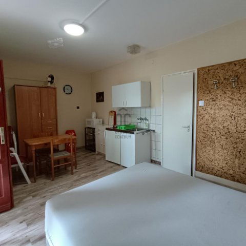 Eladó téglalakás, Zalakaroson 59.9 M Ft, 5 szobás