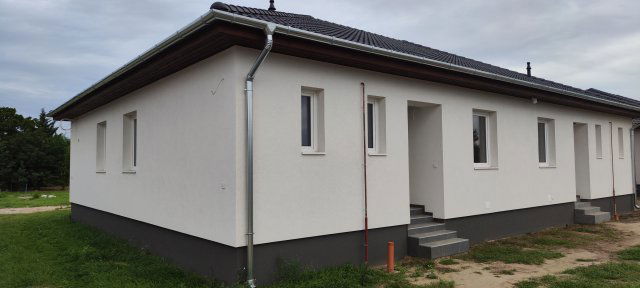 Eladó családi ház, Kecskeméten 22 M Ft, 2 szobás