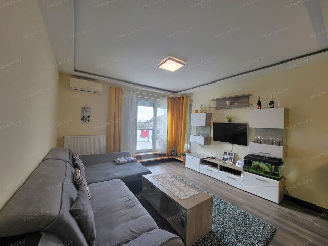 Eladó téglalakás, Győrött 83 M Ft, 3 szobás