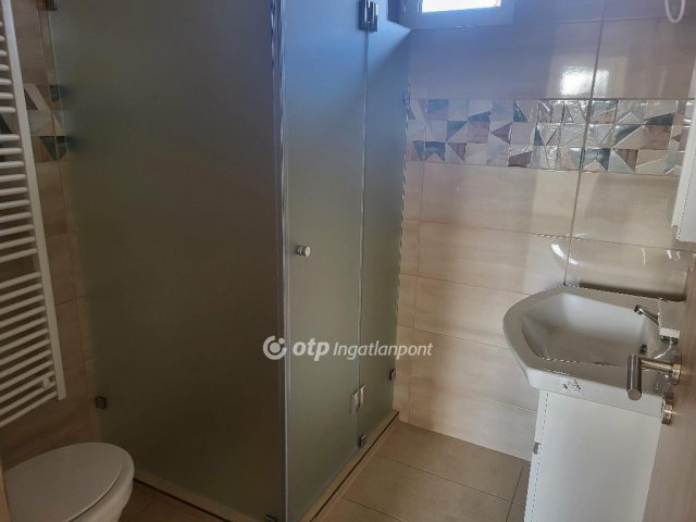 Eladó családi ház, Boldogon 145.8 M Ft, 4+1 szobás