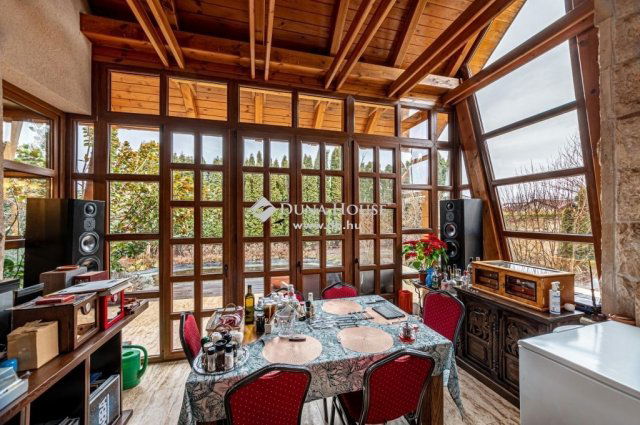 Eladó családi ház, Budajenőn 950 M Ft, 5 szobás