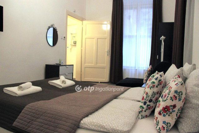 Eladó téglalakás, Budapesten, V. kerületben 84 M Ft, 2 szobás