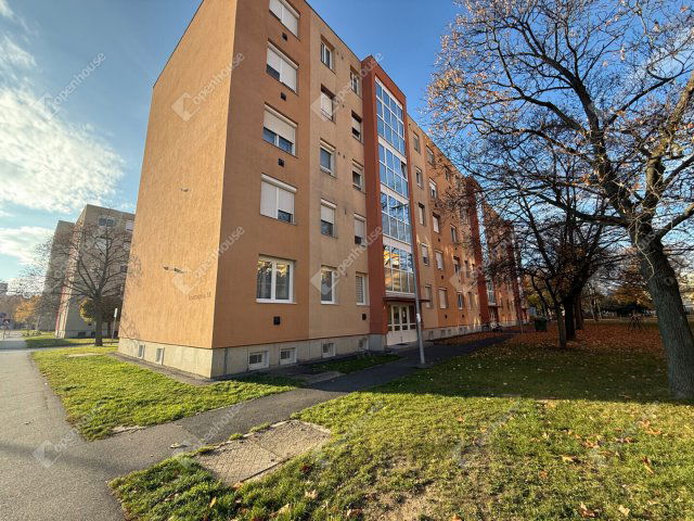 Eladó téglalakás, Szombathelyen 35.5 M Ft, 2 szobás