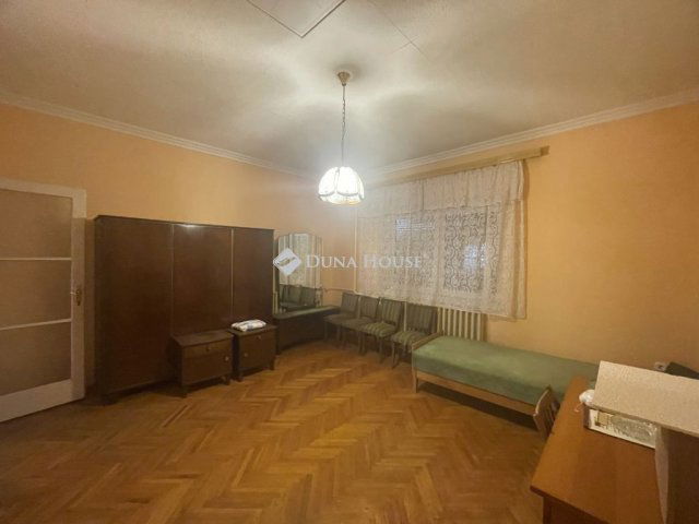 Eladó családi ház, Nyergesújfaluban 52.5 M Ft, 4 szobás