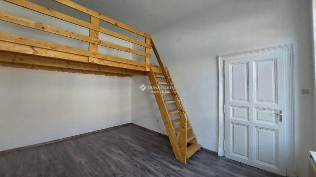 Eladó családi ház, Budapesten, X. kerületben 41.9 M Ft