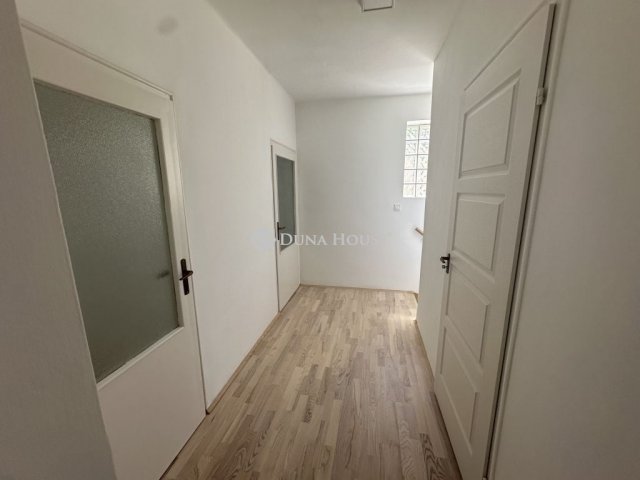 Eladó családi ház, Kecskeméten 96.99 M Ft, 4 szobás