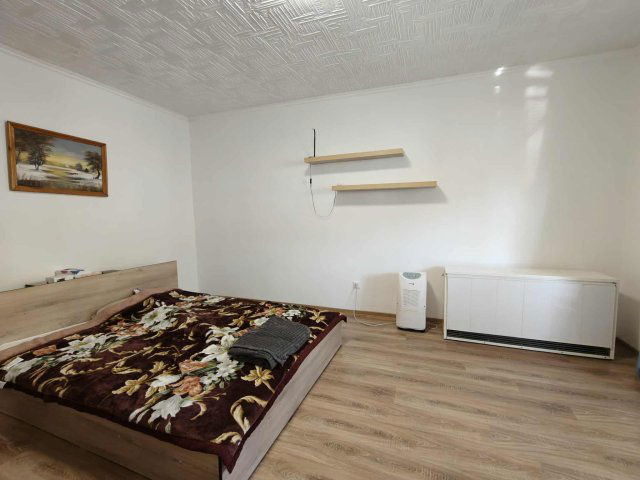 Eladó téglalakás, Esztergomban 43.99 M Ft, 1 szobás