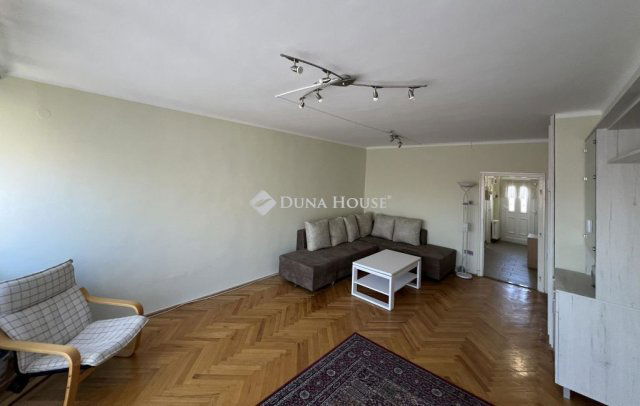 Eladó téglalakás, Kaposváron 32.99 M Ft, 1 szobás