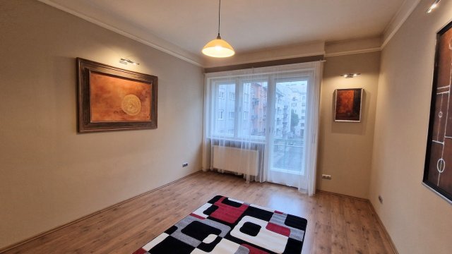 Kiadó téglalakás, albérlet, XIII. kerületben, Jászai Mari téren