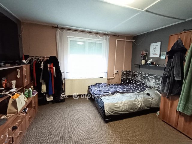 Eladó családi ház, Szentesen 13 M Ft, 2 szobás