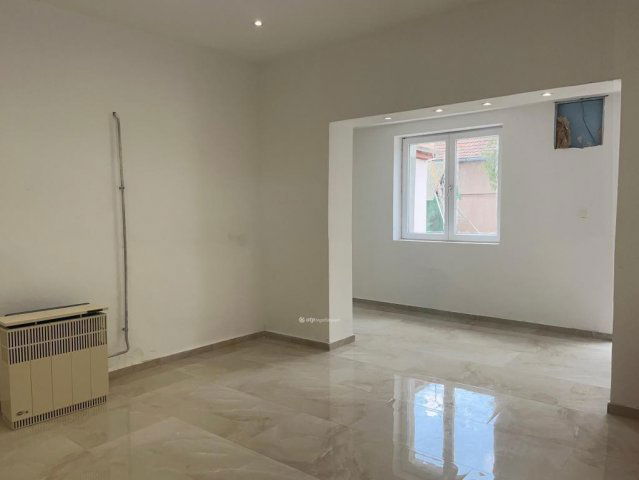 Eladó családi ház, Cegléden 53 M Ft, 2+1 szobás