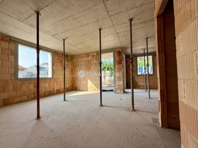 Eladó téglalakás, Herenden 61 M Ft, 2 szobás
