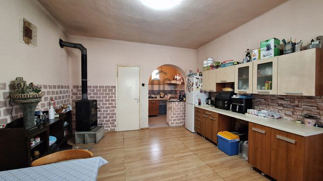 Eladó családi ház, Pilisen 29.8 M Ft, 3 szobás