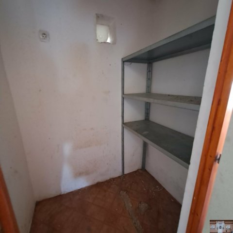 Eladó családi ház, Nyáregyházán 42 M Ft, 2 szobás