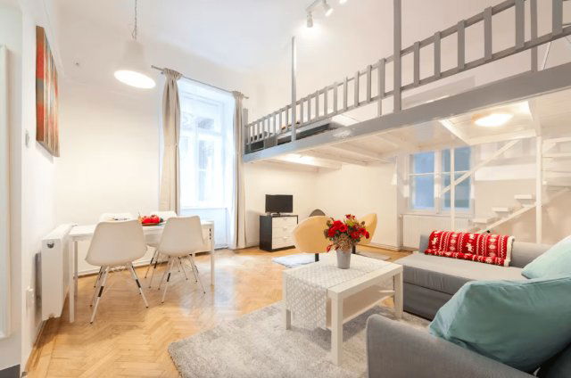 Kiadó téglalakás, albérlet, VI. kerületben, Nagymező utcában