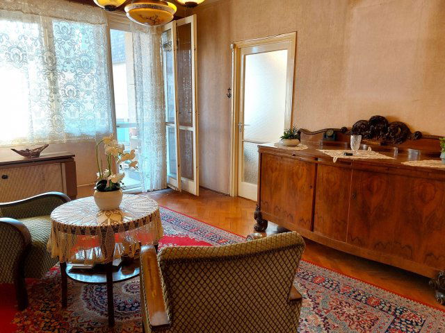 Eladó téglalakás, Szolnokon 42.5 M Ft, 3 szobás