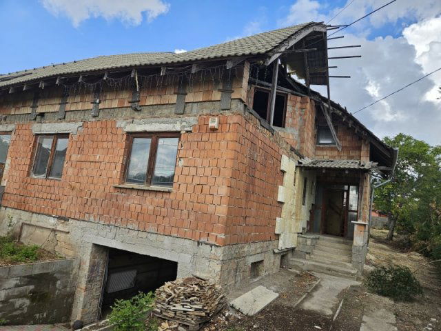 Eladó ikerház, Érden 49.9 M Ft, 4 szobás / költözzbe.hu