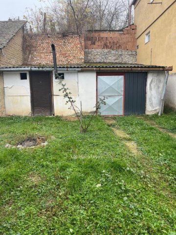 Eladó családi ház, Szűrön 8 M Ft, 3 szobás