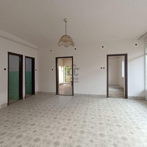 Eladó családi ház, Sandon 17.9 M Ft, 4 szobás