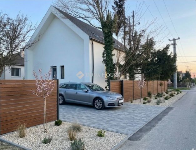 Eladó téglalakás, Érden 95 M Ft, 4 szobás