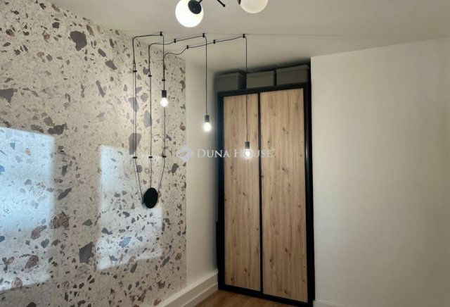 Eladó téglalakás, Debrecenben 89 M Ft, 3 szobás