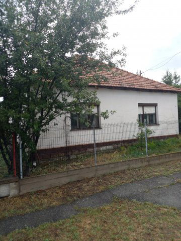 Eladó családi ház, Sarkadon 6.5 M Ft, 2 szobás