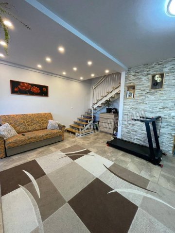 Eladó téglalakás, Egerben 99 M Ft, 4 szobás