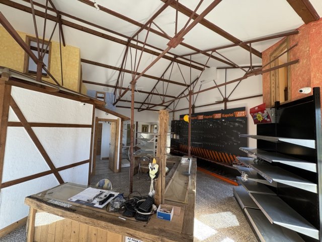 Eladó ipari ingatlan, Kaposváron, Kanizsai utcában 138 M Ft