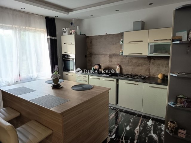 Eladó családi ház, Makón 52.5 M Ft, 3 szobás