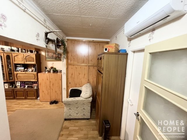 Eladó téglalakás, Szegeden 55.999 M Ft, 2 szobás