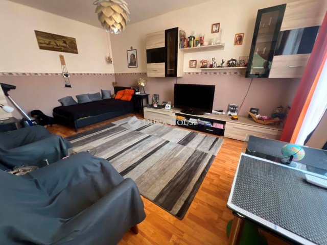 Eladó panellakás, Jászberényben 23.9 M Ft, 1 szobás