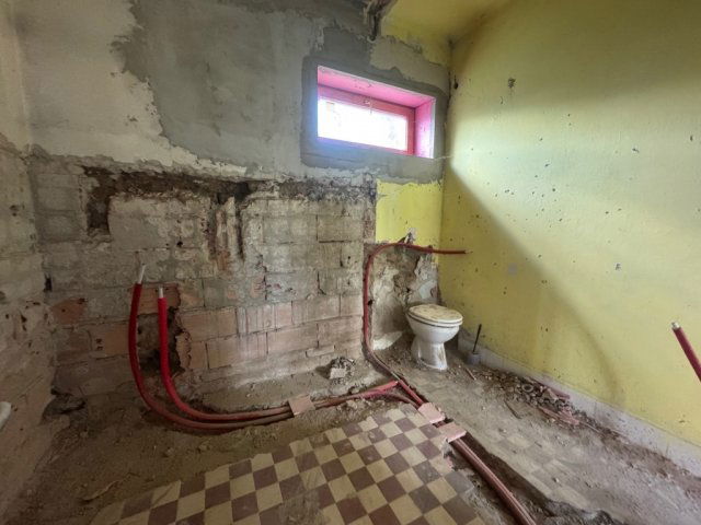 Eladó családi ház, Sukorón 64.9 M Ft, 3 szobás