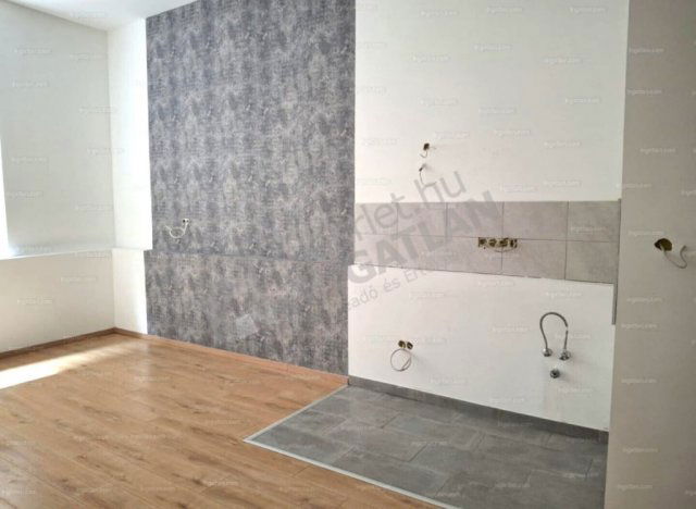 Kiadó téglalakás, albérlet, VI. kerületben, Szív utcában