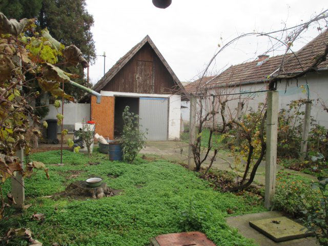 Eladó családi ház, Békéscsabán 37.9 M Ft, 4 szobás