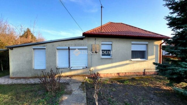 Eladó családi ház, Gárdonyban 37 M Ft, 2 szobás