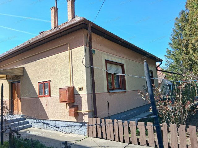 Eladó családi ház, Tiszaföldváron 29.5 M Ft, 3 szobás