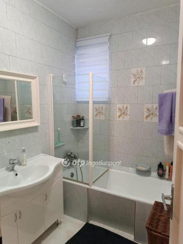 Eladó családi ház, Debrecenben 130 M Ft, 5 szobás